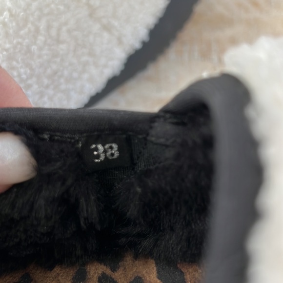 P448 Laby Slippers {white/Black} 38/8 - Picture 10 of 10
